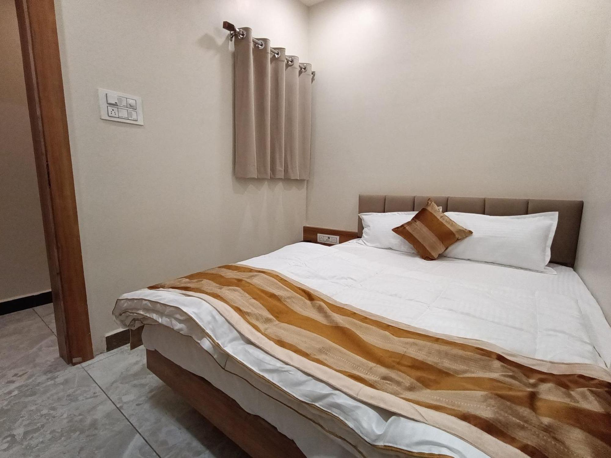 Shree Shyamraj Hotel 우자인 외부 사진