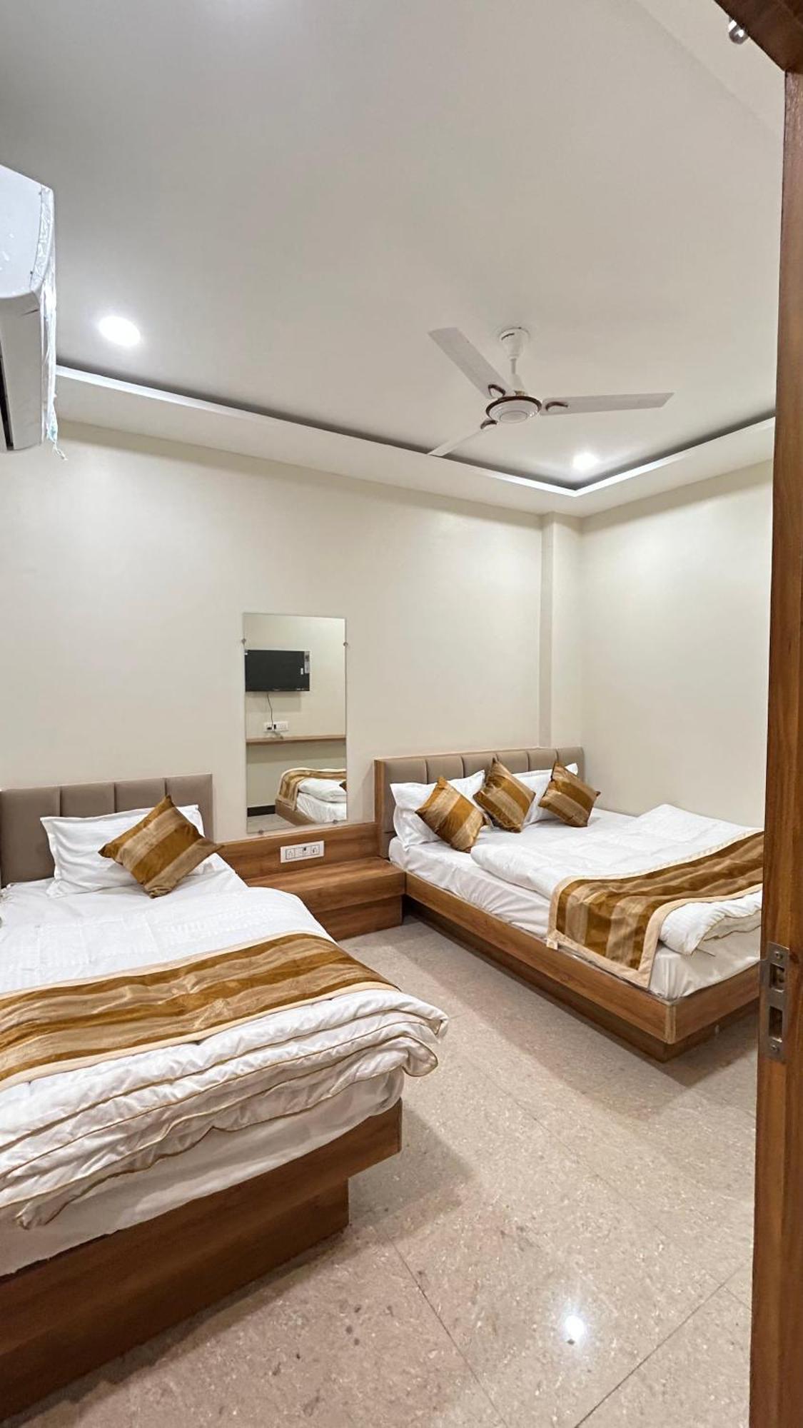 Shree Shyamraj Hotel 우자인 외부 사진